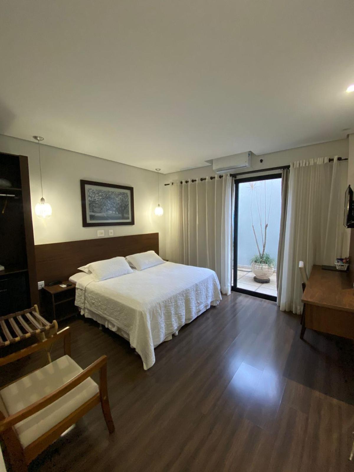 Hotel Recanto Dos Ipes Frutal Exterior foto
